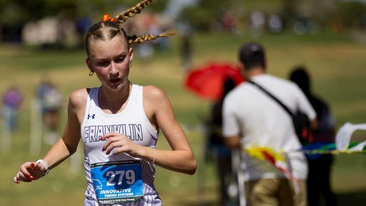El Paso's top girls distance runner Emily Orr makes college choice