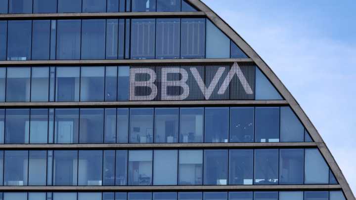 BBVA mejora su oferta un 10% para convencer de su opa a los accionistas del Sabadell