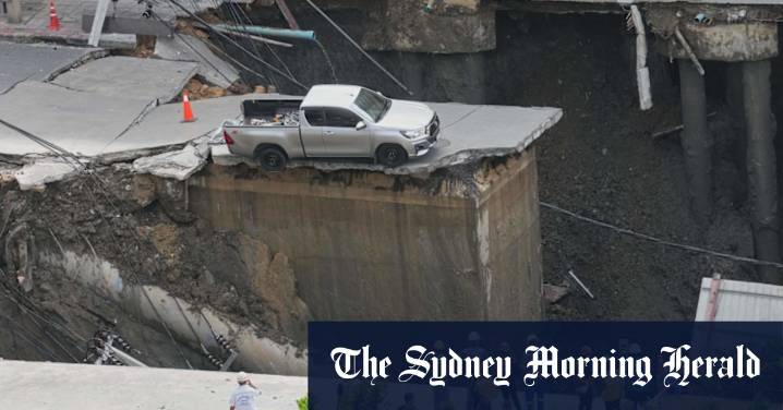 Bangkok sinkhole: Dramatic footage shows road collapse in Thai capital