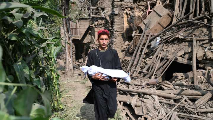 Más de 1,400 muertos por terremoto en el este de Afganistán
