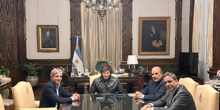 El Gobierno comenzó a reactivar obras públicas para tender puentes con la oposición dialoguista