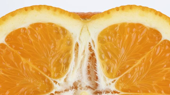 Pocos lo saben: cómo se llama la “parte blanca” de la naranja y por qué recomiendan comerla