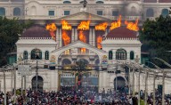 Nepal en crisis: queman el Parlamento, el primer ministro renunció y su esposa murió quemada tras las protestas