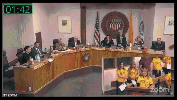 Santa Fe residents react to mayor's push to increase minimum wage