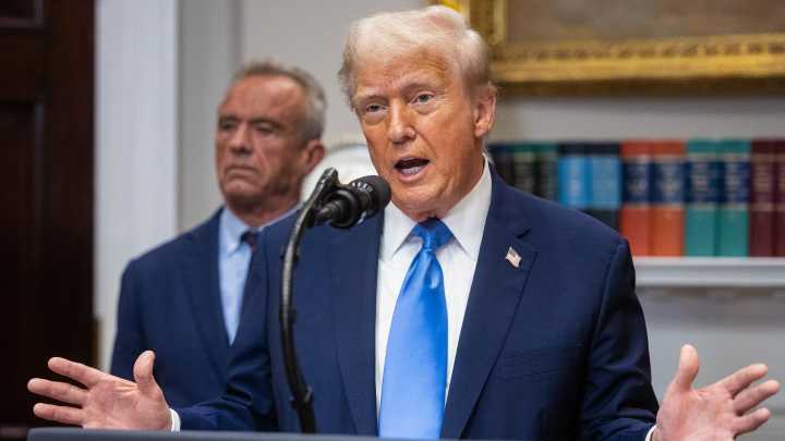 Trump promotes an unproven Tylenol