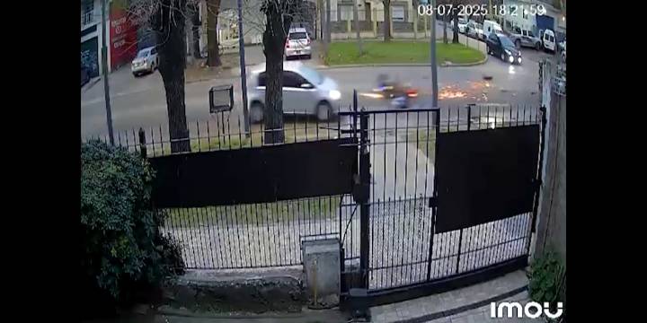Se entregó el conductor que atropelló a un motociclista en Adrogué y huyó: la insólita explicación que dio sobre su fuga