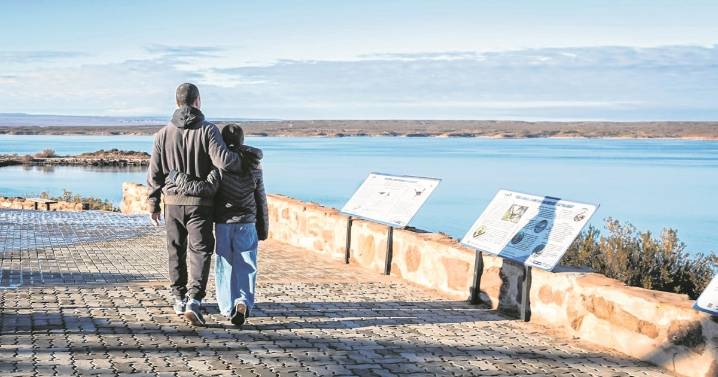 El proyecto turístico que espera renacer a orillas del lago de El Chocón