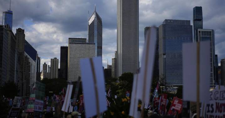 Photos capture Chicagoans’ protest against ICE and Trump’s intervention plans