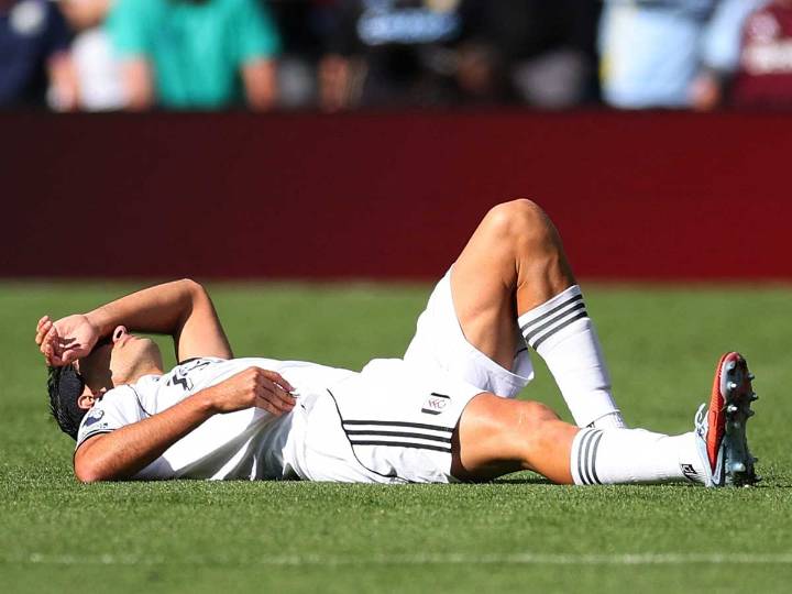 Raúl Jiménez anota y enciende las alarmas en el Tri