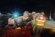 Camioneta vuelca en Epazoyucan y deja a una persona lesionada
