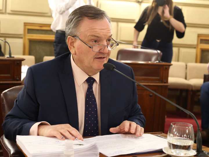 Un exabrupto a micrófono abierto desató un escándalo político en la Convención Reformadora de Santa Fe