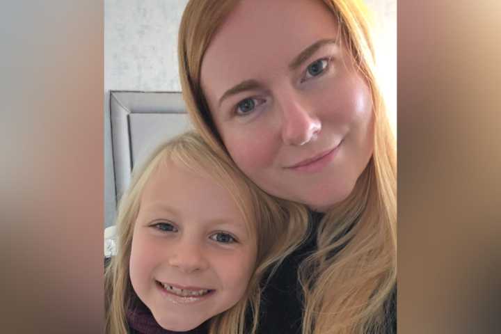 Listen to the 911 Call Little Girl Made That Saved Her Mom’s Life