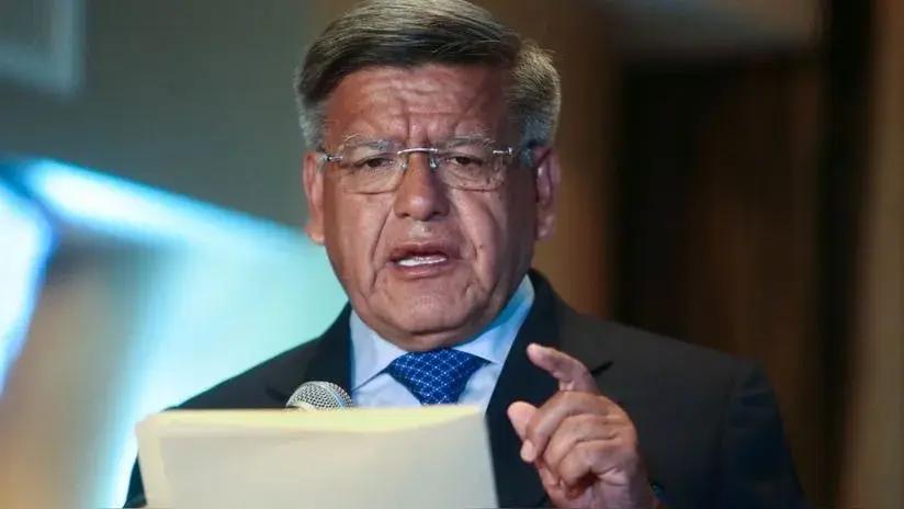 César Acuña responde a críticas del alcalde de Pataz: "Está politizando la necesidad de la gente"