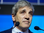 Estiman que el Gobierno tiene US$ 1.200 millones para contener el dólar debajo del techo hasta octubre