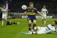 Boca, que ganaba 2 a 0, empató 2 a 2 ante Central Córdoba y no pudo trepar a la cima