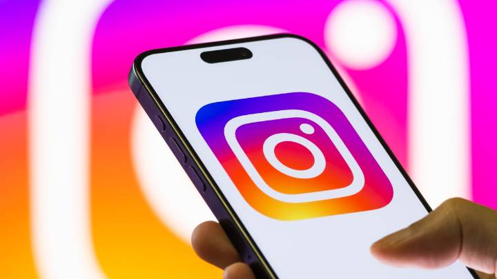 Would you pay for an ad-free Instagram? UK users will be able to.