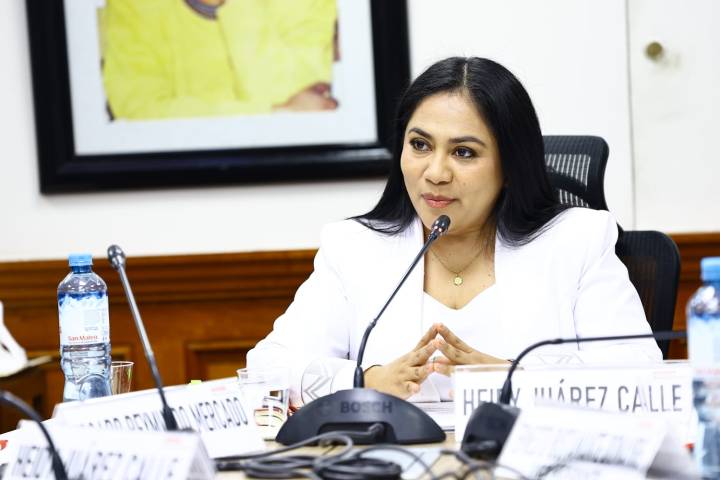 Heidy Juárez retira su firma de moción de censura a Santiváñez