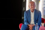 VAR es exitoso, pero necesita mejoras tras 11 años, afirma jefe de árbitros de la FIFA