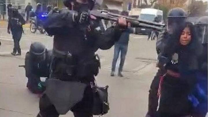 Archivaron la denuncia contra fiscales que ordenaron el desalojo de mapuches en Casa de Gobierno