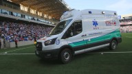 Fueron sacados en ambulancia: "Pato" Toledo se desploma en el Claro Arena y jugadores de La Serena protagonizan fuerte choque