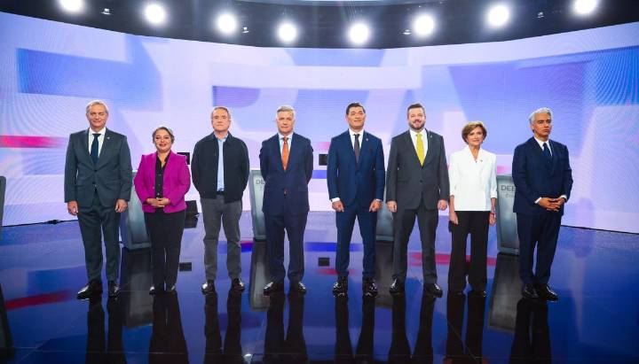Encuesta Panel Ciudadano: Se acortan distancias, Matthei sube mientras que Jara y Kast bajan