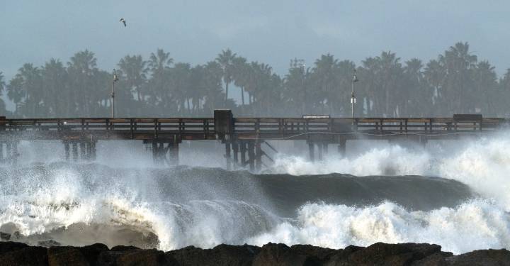 Precaución: corrientes peligrosas en playas del sur de California