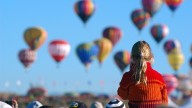 Muere al caer del globo en el que viajaba: encuentran su cuerpo horas después