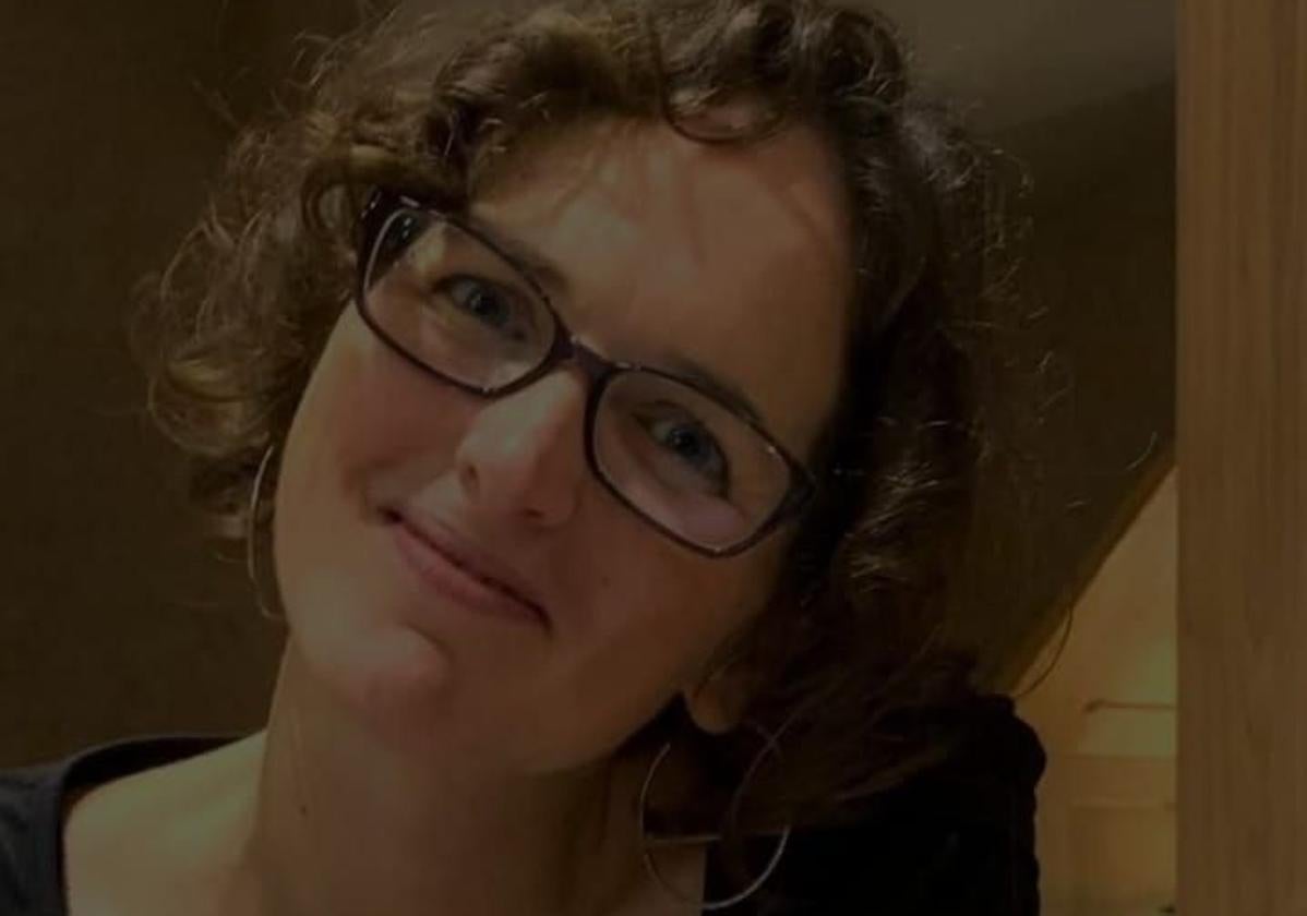 Conmoción por la muerte de Lucía Pérez, la profesora de 45 años a la que golpeó el portón de su casa en Granda: «Era pura luz»