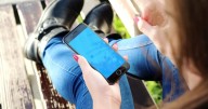 “Me da Fomo, Mamá”: la manipulación emocional digital