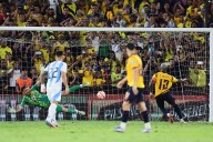 Sin Lionel Messi, Argentina pierde su magia y cae ante Ecuador
