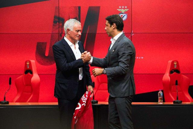 Benfica anuncia a José Mourinho como nuevo entrenador