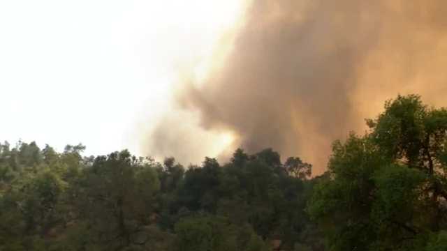 2-7 Fire: Incendio en Calaveras obliga a extender órdenes de evacuación
