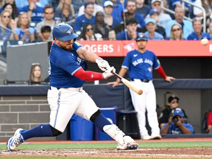 Alejandro Kirk lidera primer título divisional de Toronto en una década