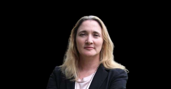 Lucia Medina: Uno más uno es igual a tres