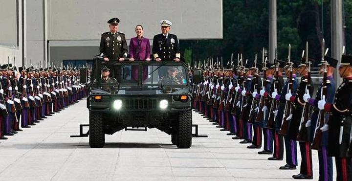 Mujeres de las Fuerzas Armadas enorgullecen a México: Sheinbaum en acto del Sistema Educativo Militar 2025