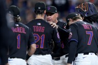 Deadspin | Mets aim to halt latest 7-game slide in rematch vs. Rangers