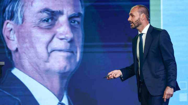 Fiscalía de Brasil acusa al hijo de Bolsonaro por pedir sanciones de EE.UU.