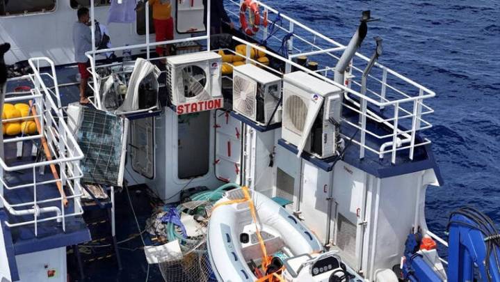 China fires water cannon at Philippine ships in South China Sea