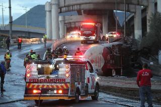Explosión de pipa en Puente de la Concordia suma ya 28 víctimas mortales