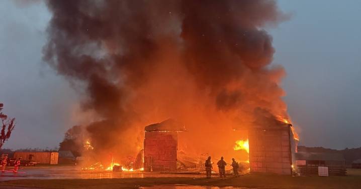 Fire crews put out large barn fire in Virginia Beach