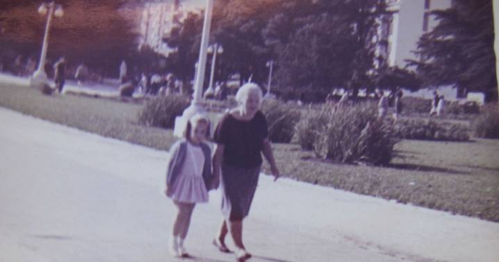La historia de Mónica: de la abuela que le enseñó a tejer a la artista textil que maravilla en El Bolsón