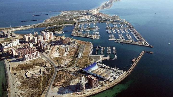 Anulan la multa por vertidos contaminantes impuesta al puerto deportivo Tomás Maestre de La Manga