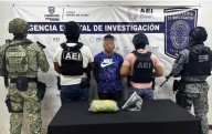 Cae uno con arma y droga