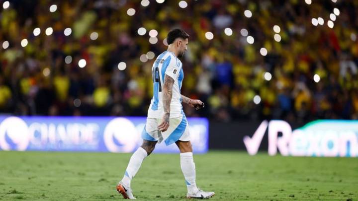 El emotivo mensaje de Otamendi tras su expulsión ante Ecuador: "Orgulloso de este grupo..."