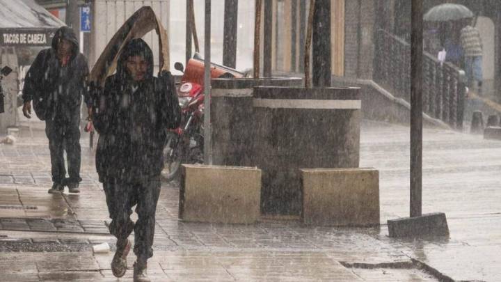 Prepárese... Frente Frío 1 y Huracán Lorena azotarán a México con fuertes lluvias y granizadas