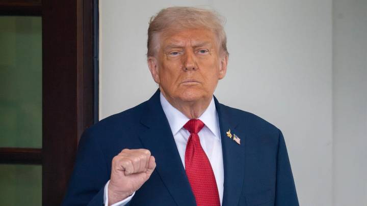 Un juzgado imputa al exdirector del FBI que investigó la campaña de Trump