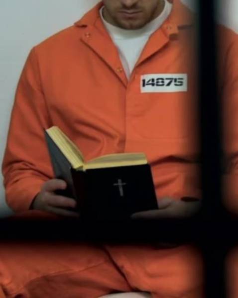 Padre de Saltillo impulsa campaña y recolecta biblias