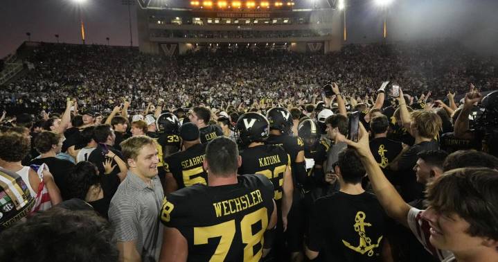 College football picks: From wild Saturday, Week 6 a letdown, starting with OU