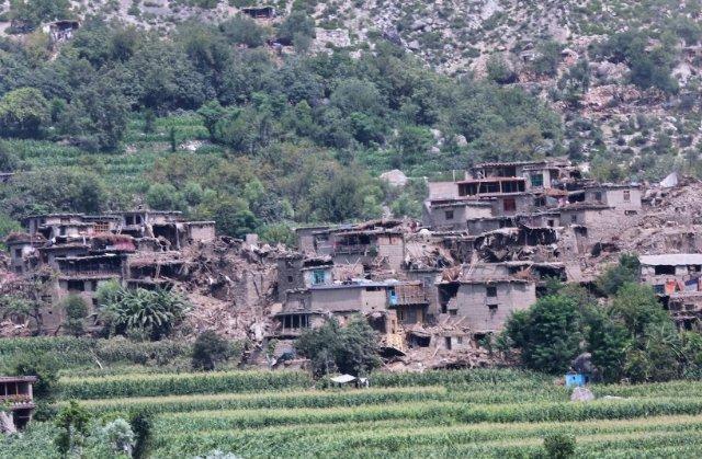 Más de 800 muertos por devastador terremoto en Afganistán