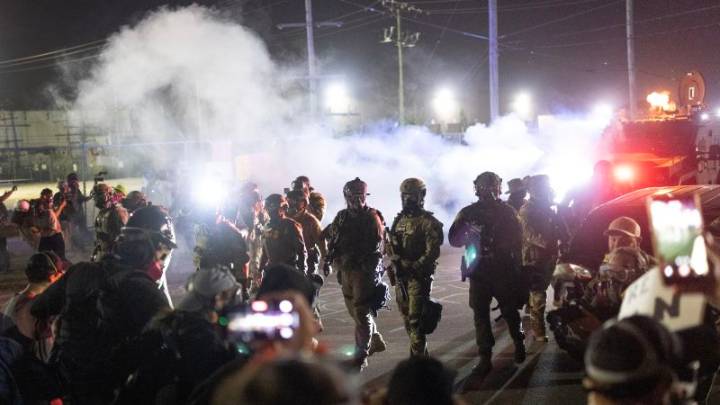 4 Broadview ICE facility protesters face federal charges, 1 threatened to kill an agent